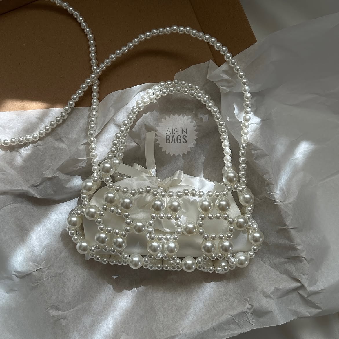 Aisin Pearl Bag