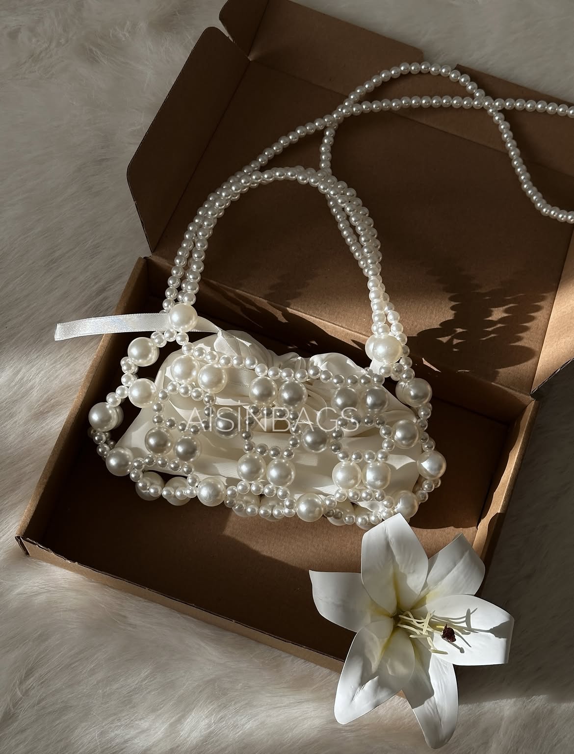 Aisin Pearl Bag Close-up